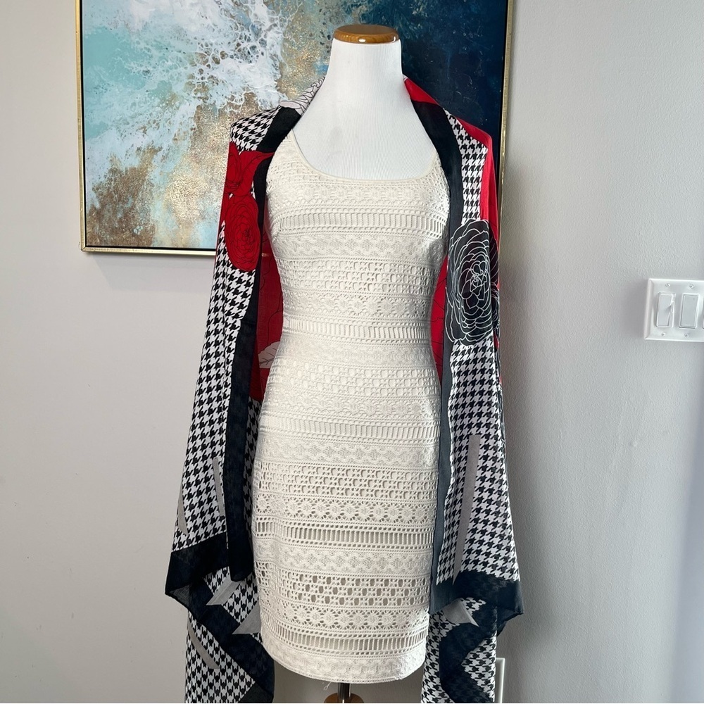 Red and Black Floral Scarf - Picture 6 of 9